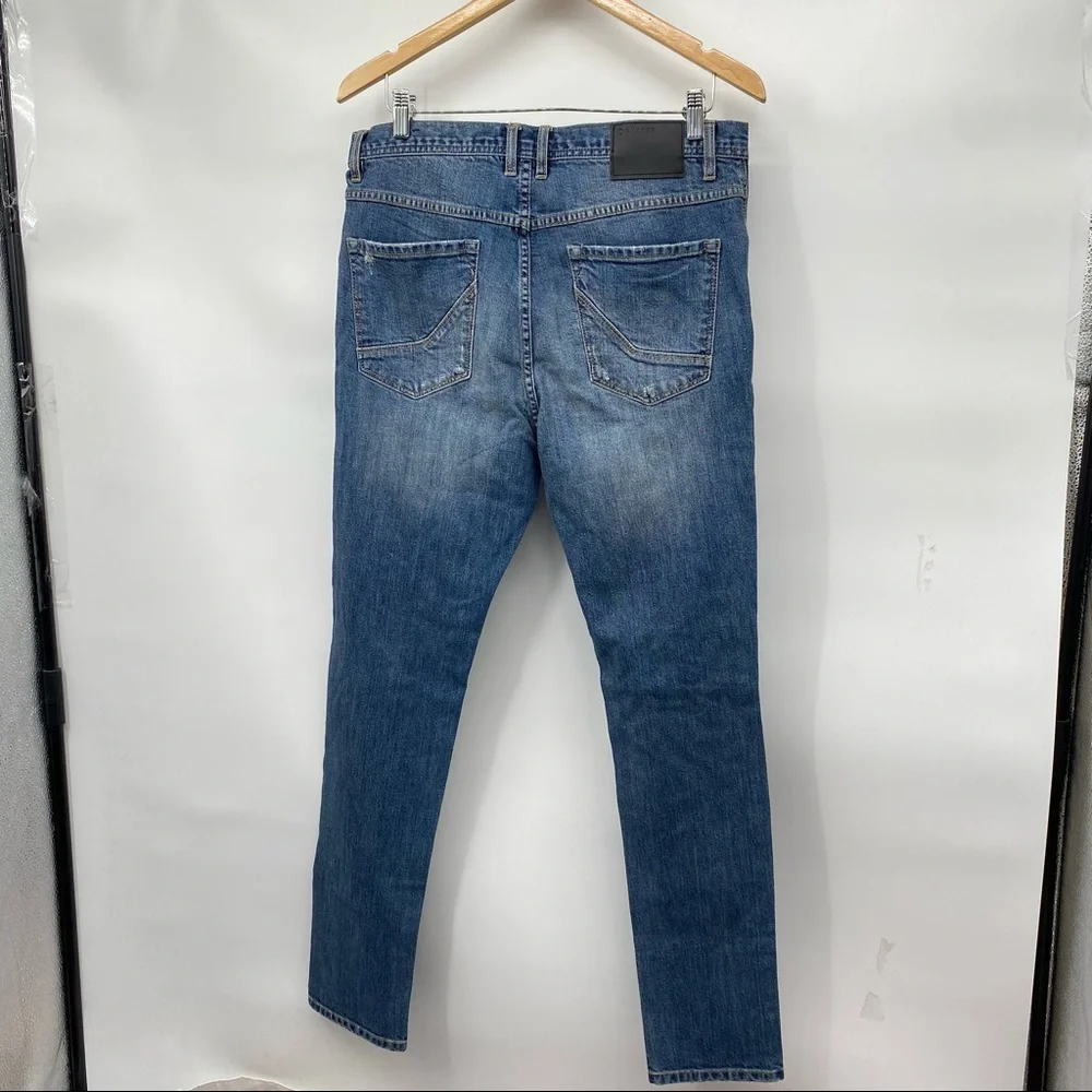 Empyre Men's Medium Wash Blue Distressed Jeans Size 32 - Picture 4 of 8